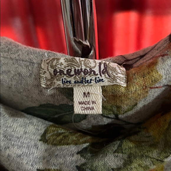 ONE WORLD Gray and Green Floral Wrap - Picture 3 of 4